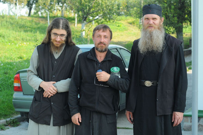 назад
