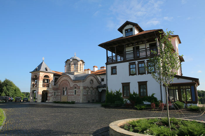 назад