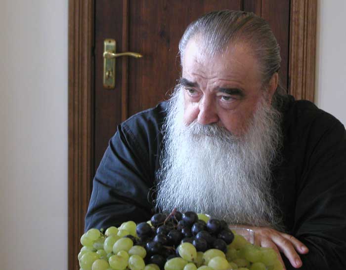 назад