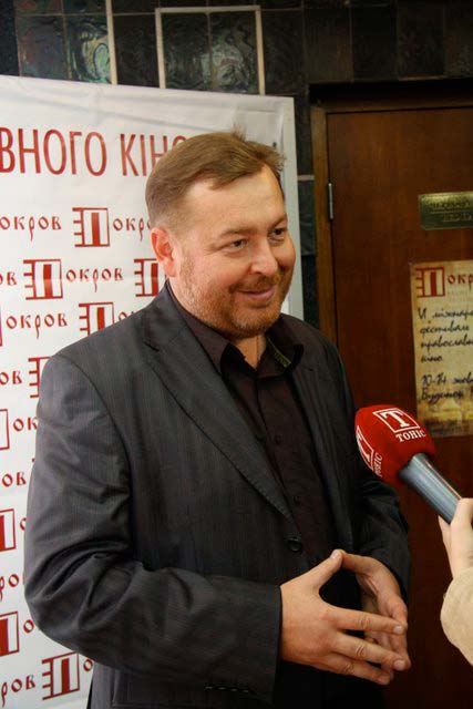 назад