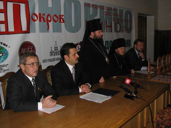 назад