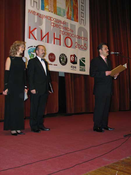 назад