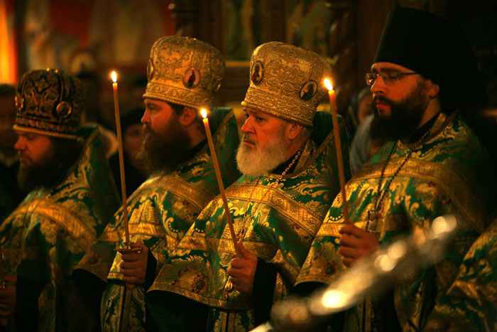 назад