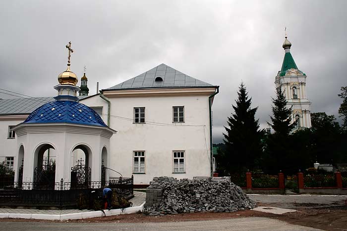 назад