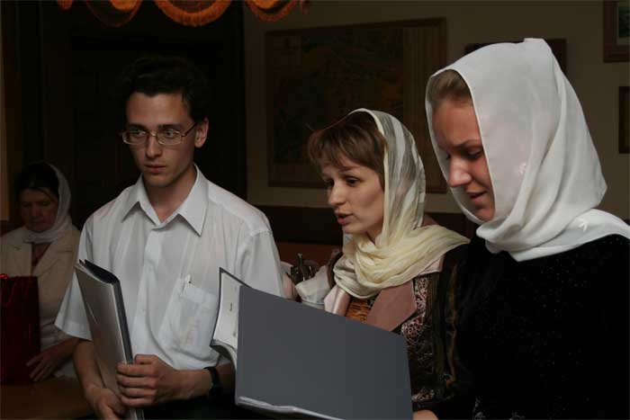 назад