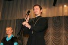 увеличить