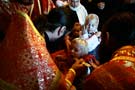 увеличить