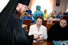 увеличить